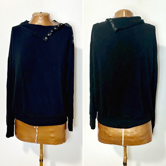 LNA Snap Shoulder Light Weight Black Sweater Size Small - Picture 1 of 4